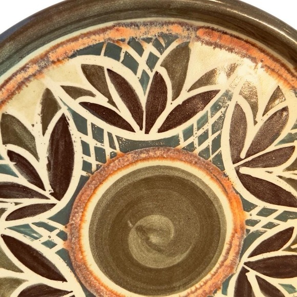 Handmade Pottery Dish Unsigned Green EarthTone Floral Design 10 Inch New Zealand - Picture 2 of 6